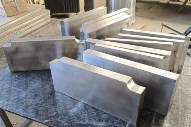 天门不锈钢包铅件